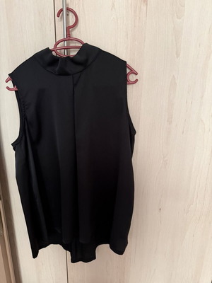 Bellino sleeveless shirt size M like new, black
