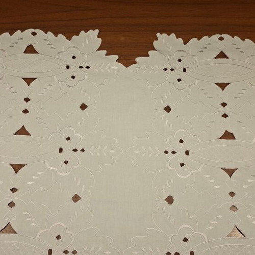 Vintage table runner with white Richelieu cutwork embroidery (71x67 cm)