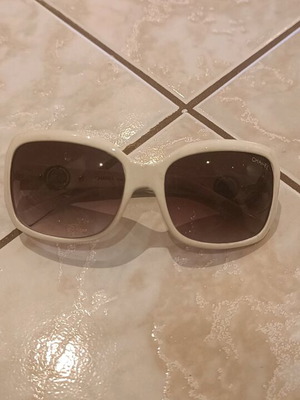 Sunglasses like new, black and white