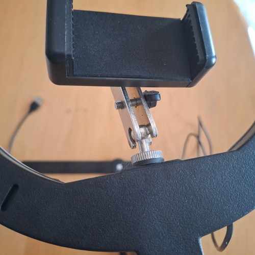 Smartphone stand with detachable ring light, like new, adjustable height and color