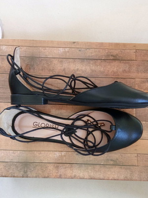 Glorish flat shoes with laces, new, size 36, black