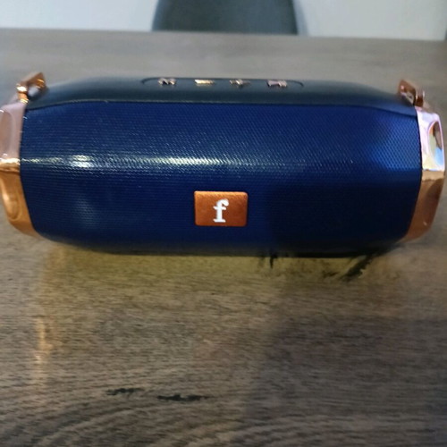 Wireless Bluetooth speaker new with T-Flash, USB support and stereo sound