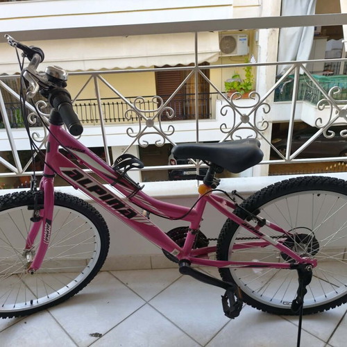 Alpina pink 24-inch MTB bike, 18-speed, like new