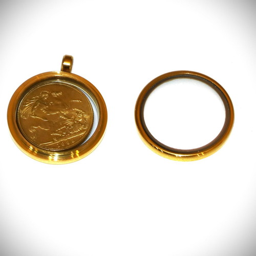 England Pound Victoria gold-plated pendant necklace in a case with glass on both sides 22K plated
