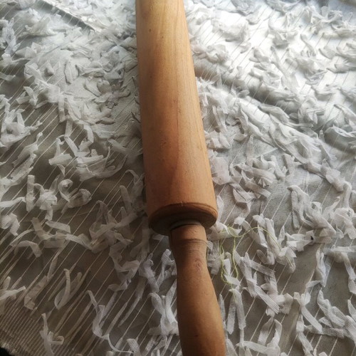 Wooden rolling pin like new in very good condition