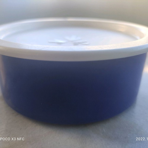 Tupperware platter new with central container for serving