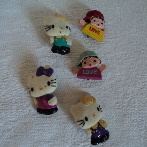 Romantic pins of girls from the previous century, pack of 10, used