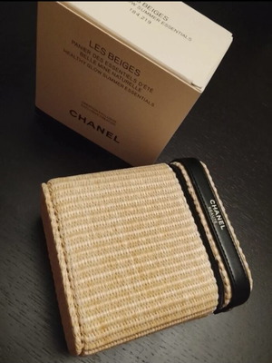 Chanel Les Beiges Beauty Case limited edition unused