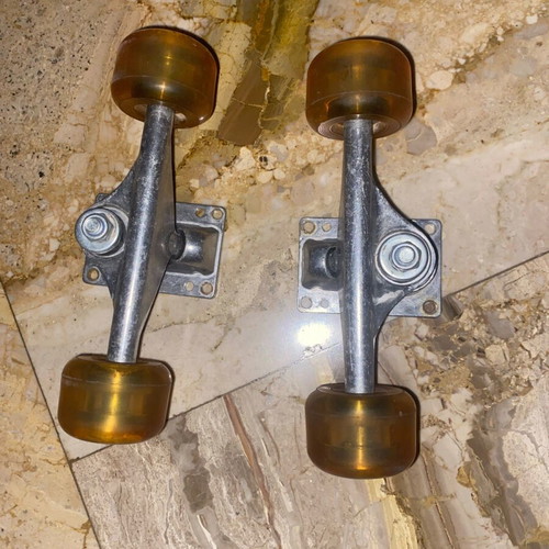 Skateboard wheels lightly used