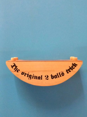 Vintage game with 2 balls in excellent condition