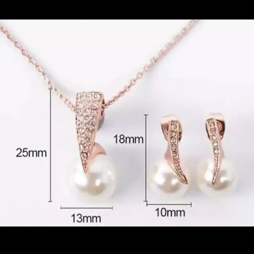 Pearl and Crystal Jewelry Set in Rose Gold New