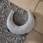 Nursing pillow like new