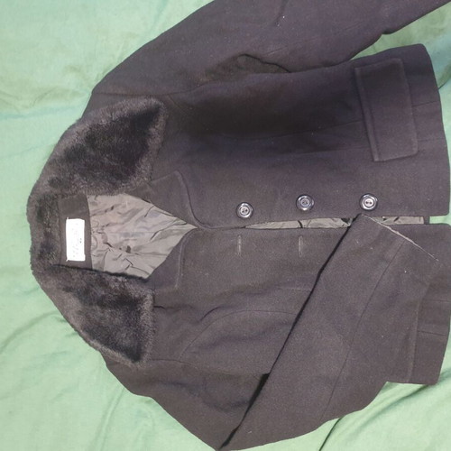 Coat with Fur Collar size S like new, black