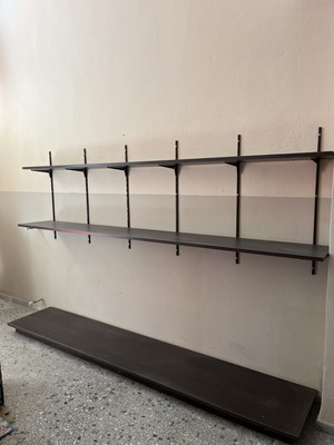 7 wooden professional shelves with brackets