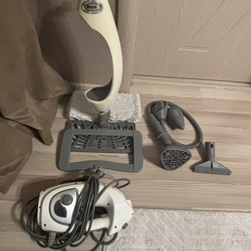 Shark Lift-Away Professional Steam Pocket Mop used