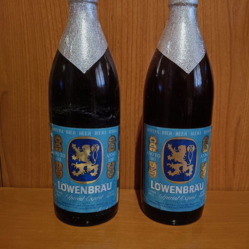 Lowenbrau beer from the 80s like new, two sealed bottles