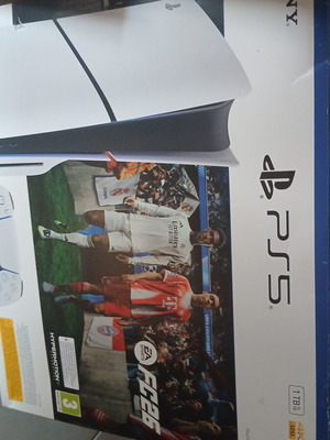 PlayStation 5 console like new with two controllers and FC26