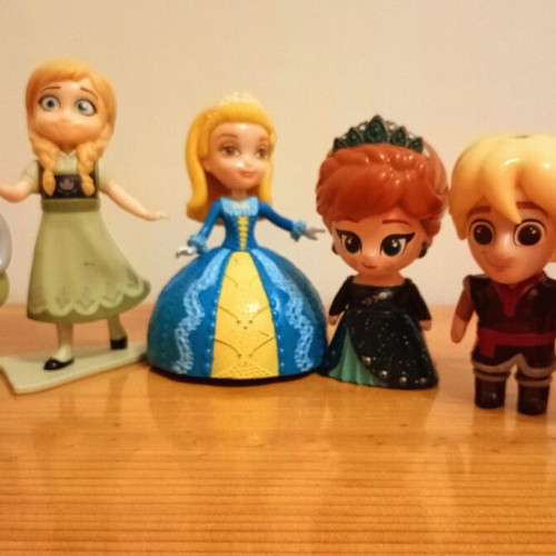 Frozen mini figures set of 6, like new, Disney characters