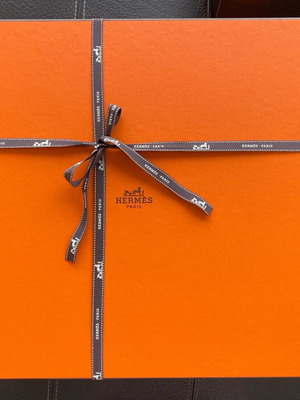 Hermès box new for large Birkin bag with ribbon and papers