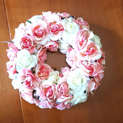 Wreath with white and pink roses and pearls new