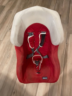 Chicco car seat used, child