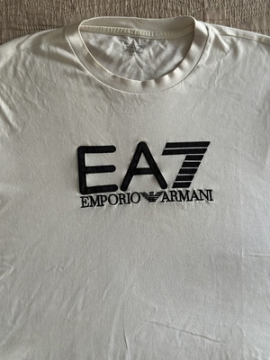 Emporio Armani λευκό κοντομάνικο μπλουζάκι μέγεθος M σαν καινούργιο