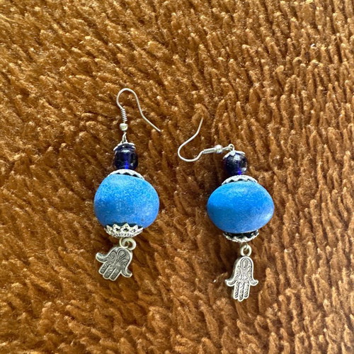 Dangling earrings unused