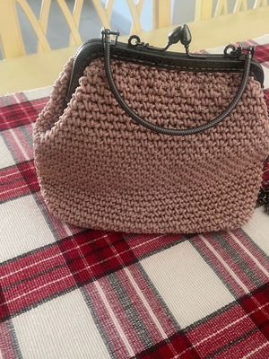Handmade bag in pink dusty apple like new with clasp and chain