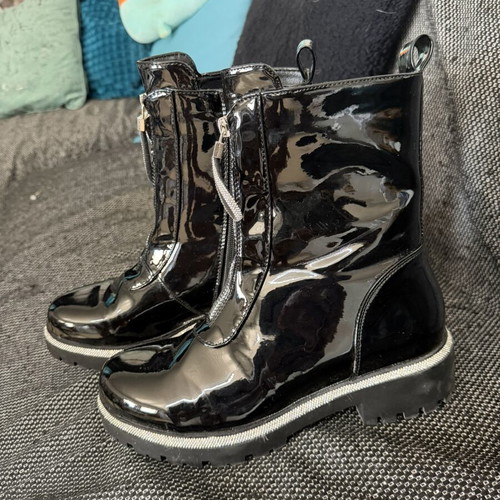 Women Boots like new, black patent leather