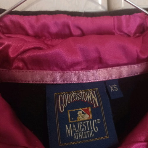 Yankees sweatshirt used, size XS, black with pink details