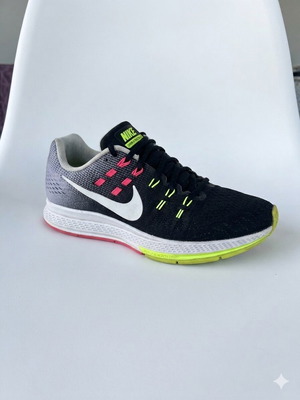 Nike Air Zoom Structure 19 running shoes like new, size 40.5