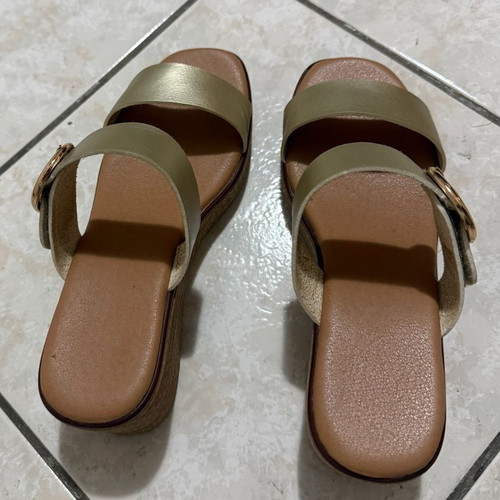 Laura Virgili gold platform sandals size 38, like new
