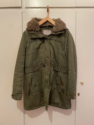 Khaki women's parka jacket used with detachable fur