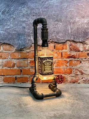 Φωτιστικό γραφείου Jack Daniel's βιομηχανικού στυλ από σιδερένιους σωλήνες