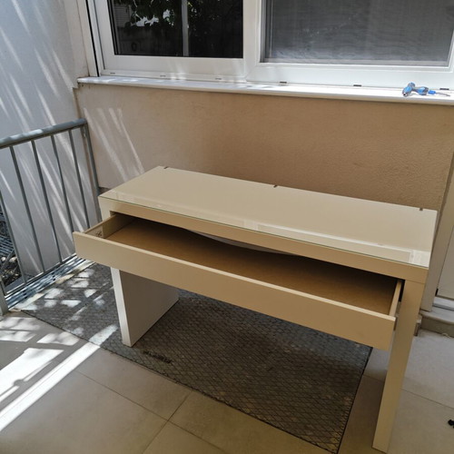 Boudoir vanity set like new with wall mirror