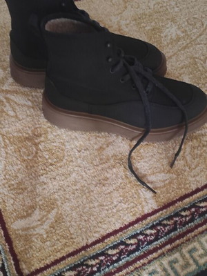 Hogan boots like new with fur lining, size 39.5
