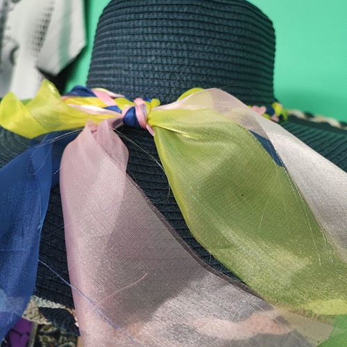 Beach hat blue with ribbon like new