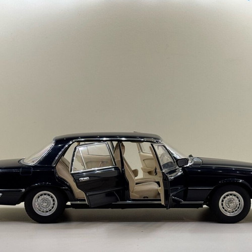 Mercedes-Benz 450 SEL 6.9 1:18 model car new by Revell