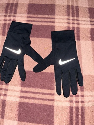 Nike gloves in good condition