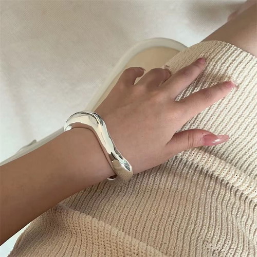 Vintage metal bracelet European style new, gold and silver