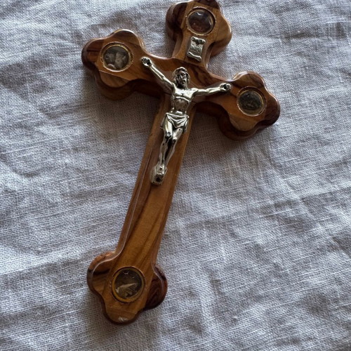 Jerusalem Hanging Cross new, olive wood with relics