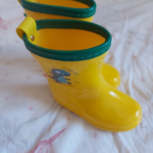 Children's yellow rain boots size 24