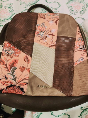 Τσάντα πλάτης Desigual μεταχειρισμένη πολύχρωμη με γρατσουνιές