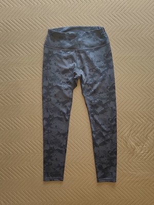 Sports Training Leggings tie-dye pattern, like new, size L/XL, gray and black