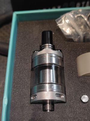 Arcana Mods Chariot 23 RTA ατμοποιητής με επιπλέον top cap και drip tip