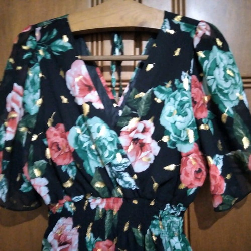 Floral wrap dress like new, size M