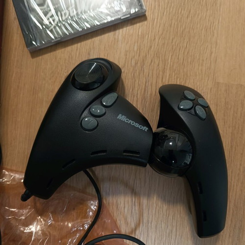 Microsoft Sidewinder Dual Strike gamepad used with CD