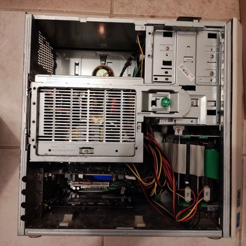 Fujitsu Siemens Scenic P300 retro gaming PC with Windows XP