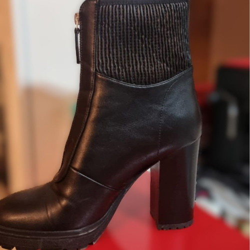 Migato women's black ankle boots like new, 10cm heel