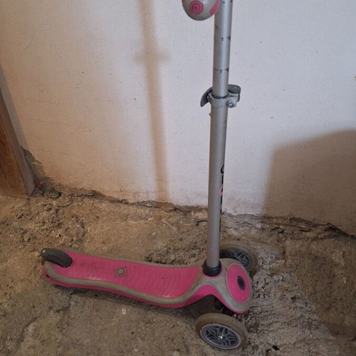 Globber Primo Plus Scooter used, 3 wheels, adjustable T-bar
